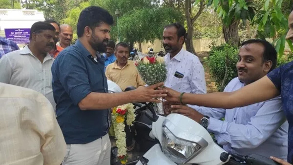 BJP candidate Mysuru Maharaj Yadhuveer who is very active in the Lok Sabha election campaign