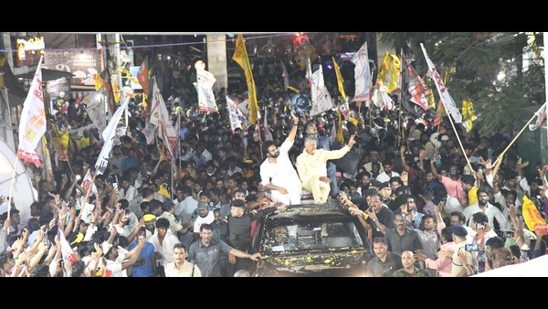 chandrababu naidu praises pawan kalyan for his political journey chandrababu naidu praises pawan kalyan for his political journey