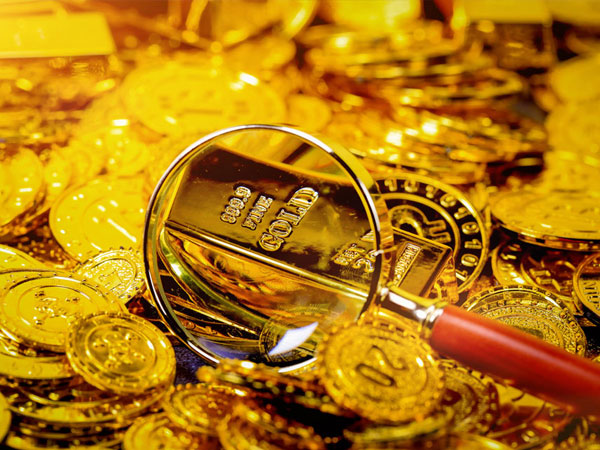 Gold prices fell slightly from all-time highs on Tuesday In Hyderabad Gold prices fell slightly from all-time highs on Tuesday In Hyderabad