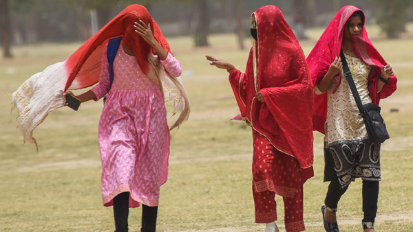 IMD issues Yellow Alert for telangana heatwaves in these districts