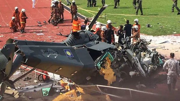 10 killed in two royal malaysian navy helicopters collided each other in a drill