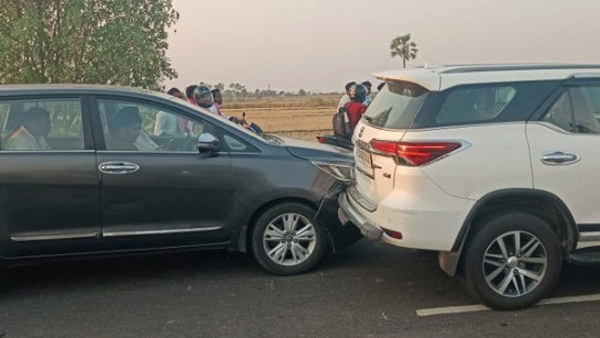 accident occurred to 8 vehicles in kcr convoy