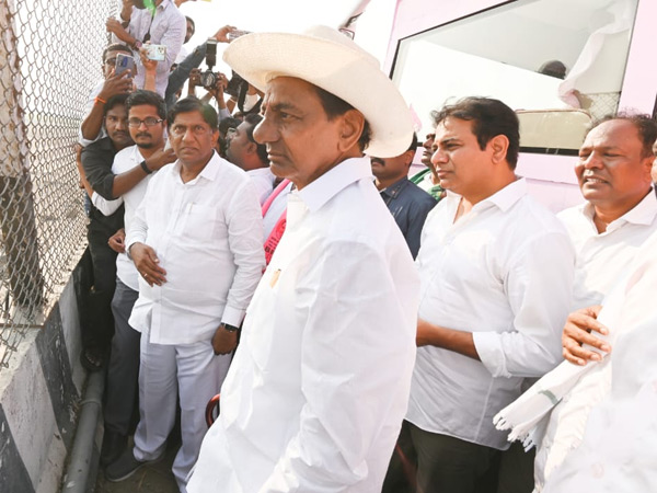 KTR dreams on lok sabha polls but not an easy task at this time