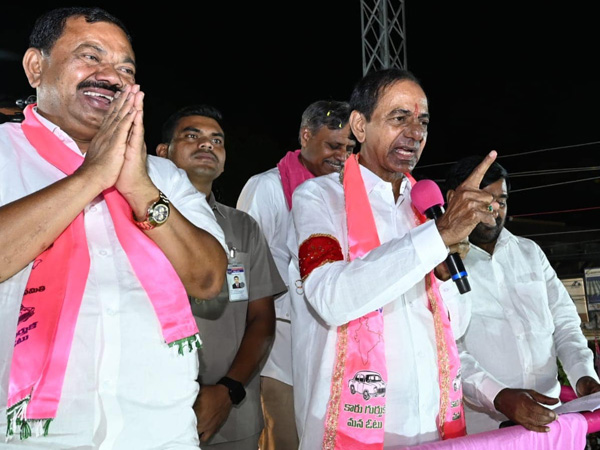 kcr slams bjp central govt and congress state govts in bhuvanagiri road show