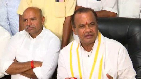 25 brs mlas ready to join congress party komatireddy venkat reddy sensational comments 25 brs mlas ready to join congress party komatireddy venkat reddy sensational comments