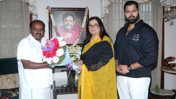 Former CM HD Kumaraswamy along with Mandya MP Sumalatha sought his support
