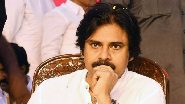 Janasena ex-women activists fires on pawan kalyan behaviour