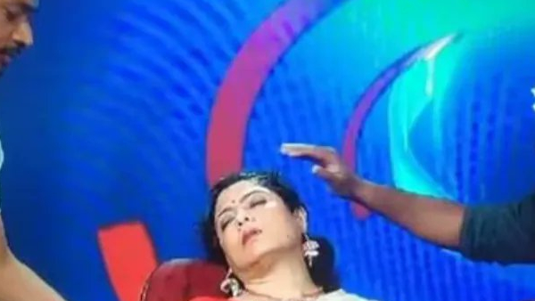 Doordarshan Anchor faint while reading heat wave news in live
