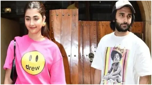 heroine pooja hegde spotted her boyfrind rohan