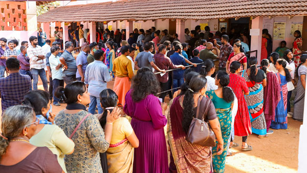 A young woman who came from London and voted after spending one and a half lakh rupees