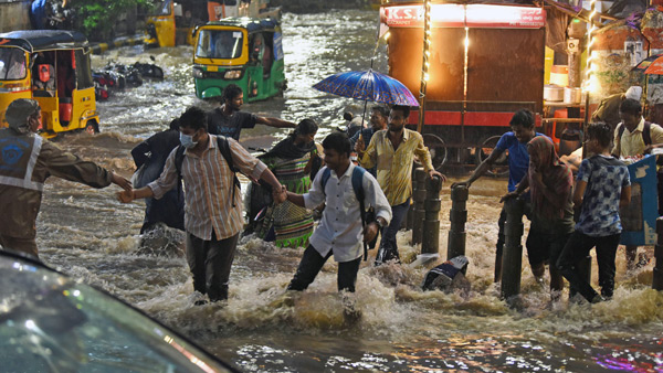 Thunderstorm In Several Places Of Hyderabad IMD Latest Alerts for next three days