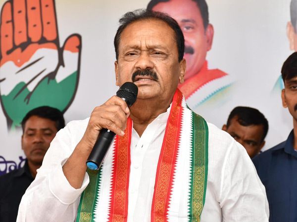 KCR family will go to jail soon in phone tapping case Shabbir Ali KCR family will go to jail soon in phone tapping case Shabbir Ali