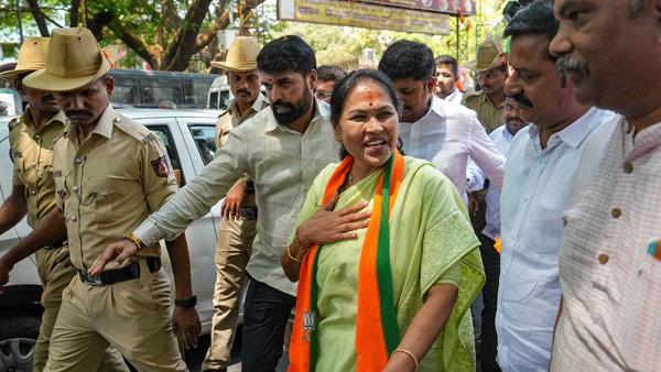 Union Minister Shobha Karandlaje has appealed to former Bengaluru Congress MLA to join BJP Union Minister Shobha Karandlaje has appealed to former Bengaluru Congress MLA to join BJP