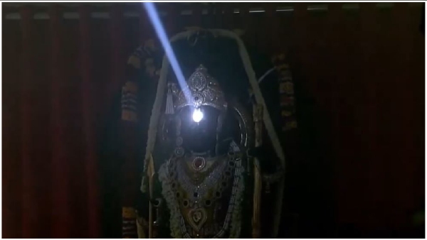 Ram Navami 2024 Surya Tilak illuminates Ram Lalla s forehead at the Ayodhya Ram Mandir