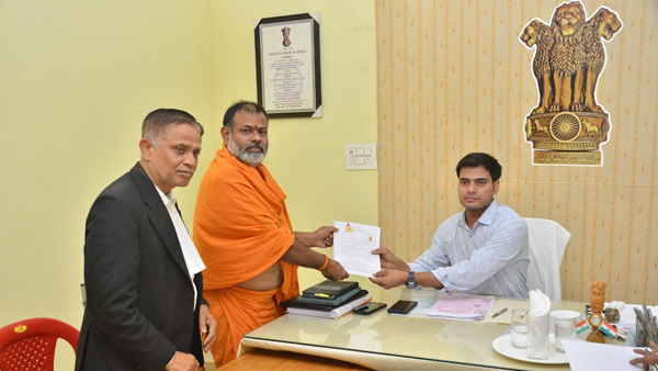 swami paripoornananda files nomination from hindupur assembly constituency