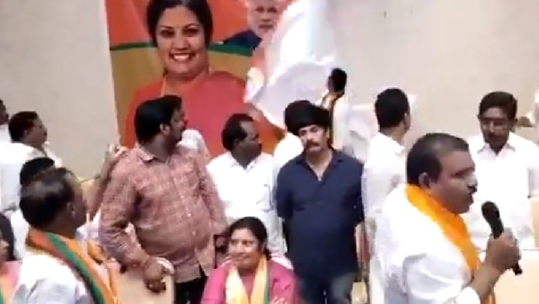 Clash broke out between the TDP Janasena BJP alliance supporter in Rajanagaram