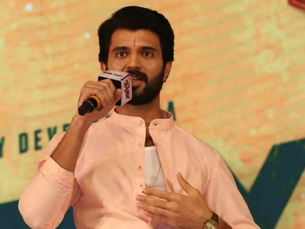 telugu star hero vijay devarakonda latest movie updates