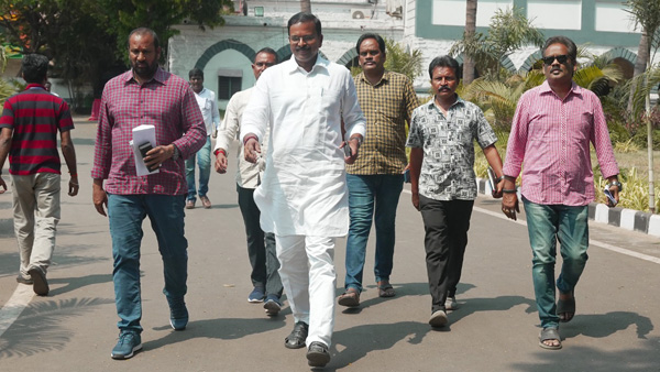 life threat to former cbi jd visakha north jai bharat party candidate vv lakshminarayana