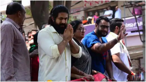 Why is KGF hero Yash Mandya staying away from MP Sumalatha Why is KGF hero Yash Mandya staying away from MP Sumalatha