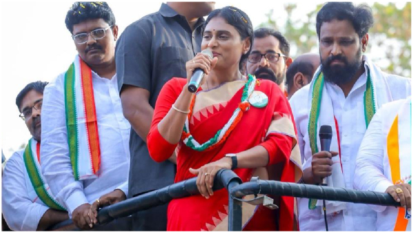 ys sharmila sensational allegation on brother ys jagan includes father ysr name in assets case