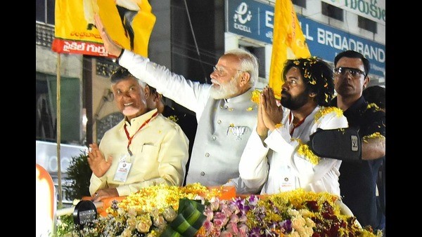 PM modi and chandrababu pawan kalyan mega road show in vijayawada