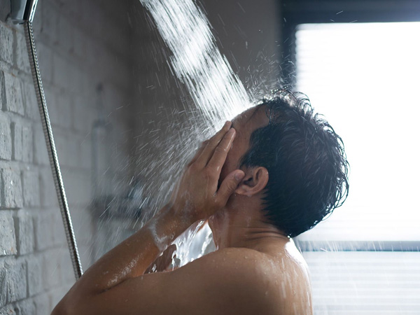 Are you bathing with cool water immediately after returning from sun heat you may in danger