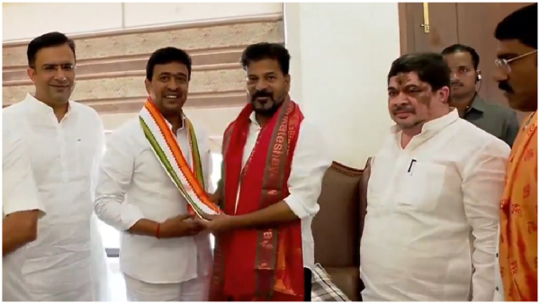 BJP leader Bomma Sriram Chakravarthy have joined in Congress in presence of CM Revanth Reddy