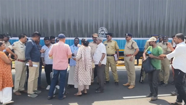 four containers caught with rs 2000 cr cash in Anantapur released later with this reason