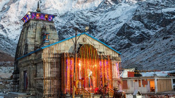 Shocking incident of helicopter emergency landing in Kedarnath passengers trembled Shocking incident of helicopter emergency landing in Kedarnath passengers trembled