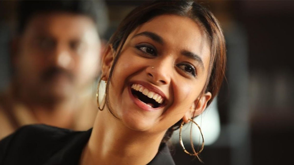 Keerthy Suresh ready to lip lock with varun dhawan