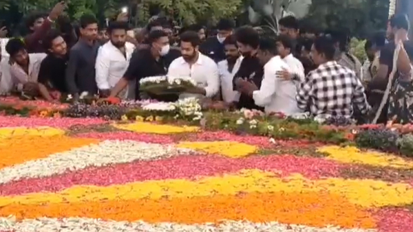 NTR jayanti Jr NTR kalyan ram paid tributes at NTR ghat tarak emotional post