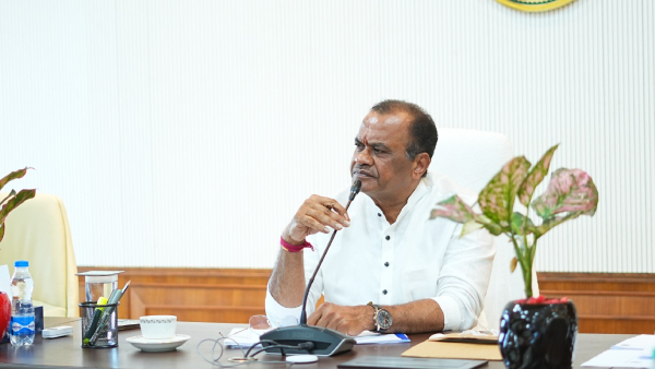 Minister Komatireddy venkat reddy Conduct Review of Road Safety Measures on Hyderabad-vijayawada highway