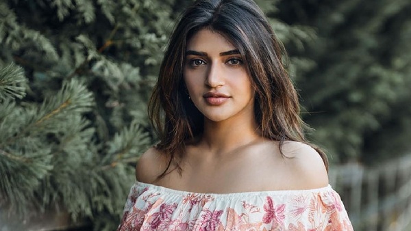 Tollywood heroine sreeleela wishes pawan kalyan s win in pithapuram