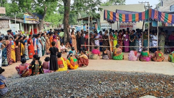 9 48 percent polling was recorded in Telangana till 9 am