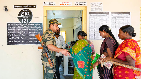 Voters in polling centers in the lines for voting after completion of time in many parts of the state Voters in polling centers in the lines for voting after completion of time in many parts of the state