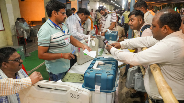 Lok Sabha Election 4th Phase 62Percent Voting Till 5 PM Kashmir Records Highest Voter Turnout