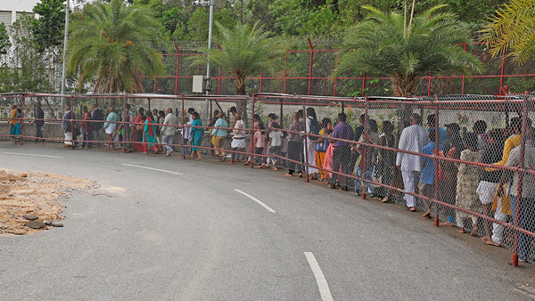 Tirumala 2 60 lakh devotees trekked Alipiri and Srivari Mettu in last 10 days Tirumala 2 60 lakh devotees trekked Alipiri and Srivari Mettu in last 10 days
