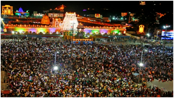 TTD Devotees rush in Tirumala 20 hours for Sarvadarshan Amit Shah in VIP Break Darshan