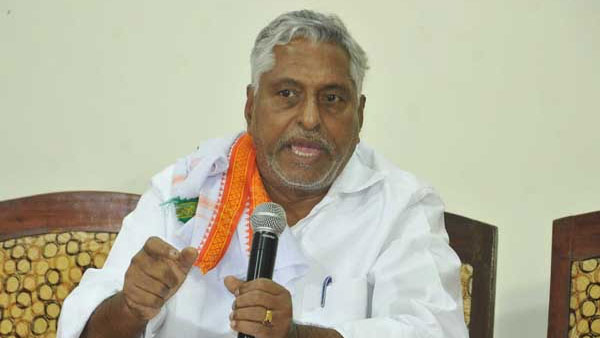 MLC Jeevan Reddy decided to continue in Congress party after meeting with KC Venugopal