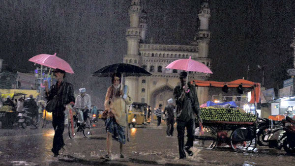 heavy rain hyderabad city huge traffic jam