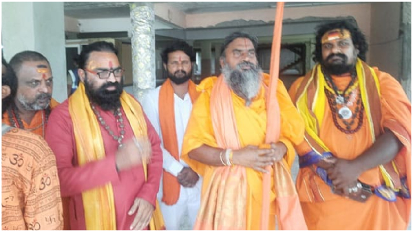 ap sadhu parishad president warns for suicide if not demolish encroachments in sarada peetham