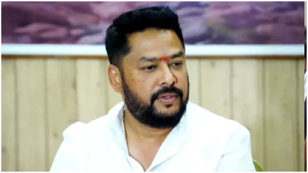 The accused made sensational comments against the former minister in the scam case in the court The accused made sensational comments against the former minister in the scam case in the court