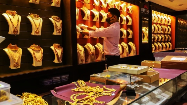 Jewelery showroom owner arrested for buying stolen gold jewellery