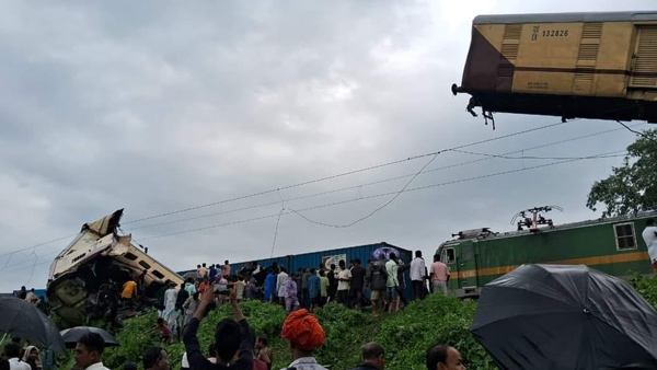 Goods train rams into Kanchenjunga Express in West Bengal