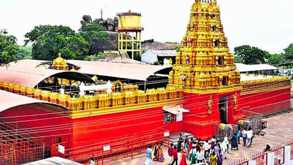 Hanuman Jayanti huge rush in Kondagattu anjaneya swamy temple with hanuman deeksha devotees Hanuman Jayanti huge rush in Kondagattu anjaneya swamy temple with hanuman deeksha devotees