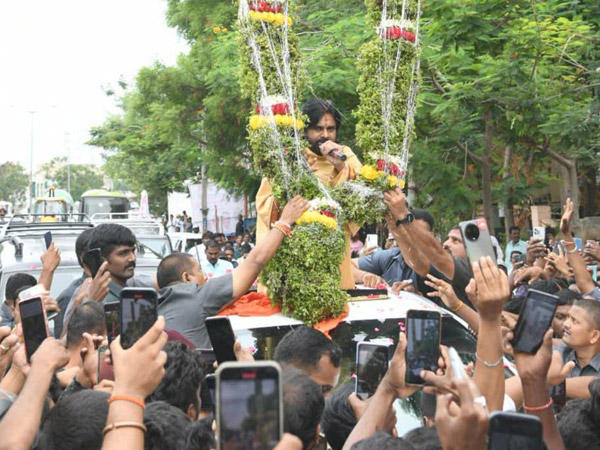 The greatness of the temple behind Pawan Kalyan immense devotion to Kondagattu Anjanna