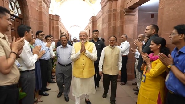 PM Modi assumes office first signature on pm kisan funds release PM Modi assumes office first signature on pm kisan funds release