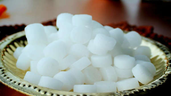 Vastu tips keep camphor in the house financial and health problems will go away