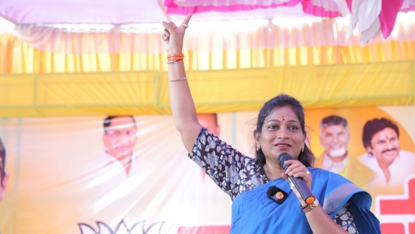 Home Minister Vangalapudi Anitha mass warning to AP police says those murder cases will be reopened