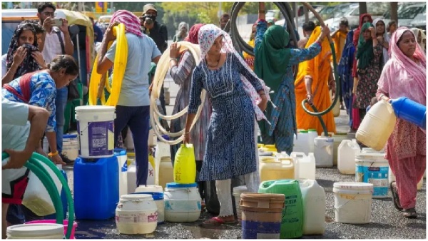 Water from Hindu areas is being stopped and supplied to Muslims says Kapil Mishra Water from Hindu areas is being stopped and supplied to Muslims says Kapil Mishra